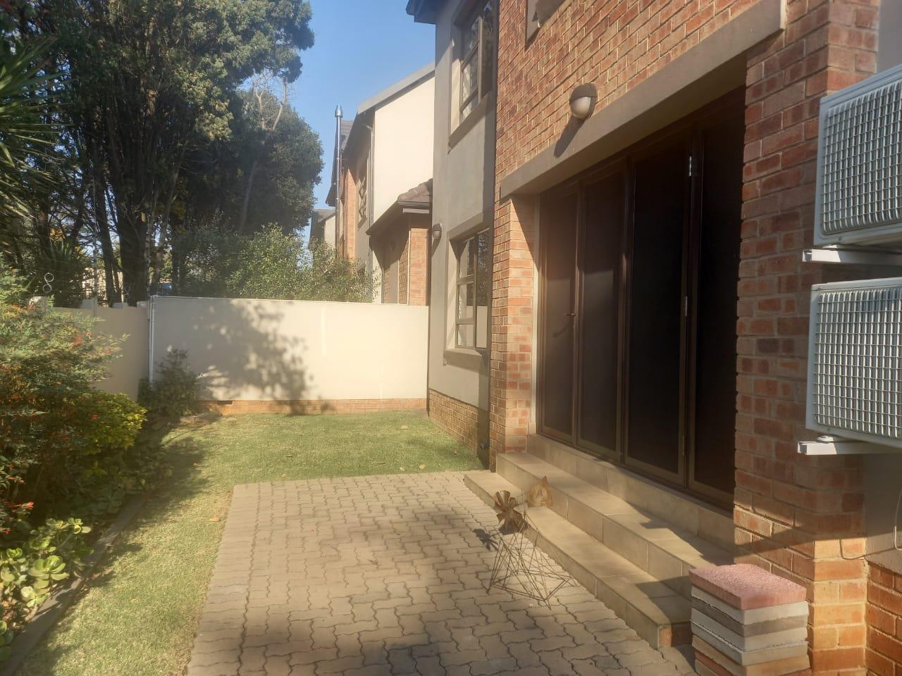 To Let 4 Bedroom Property for Rent in Fairland Gauteng