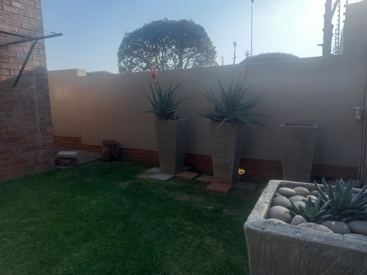 To Let 4 Bedroom Property for Rent in Fairland Gauteng