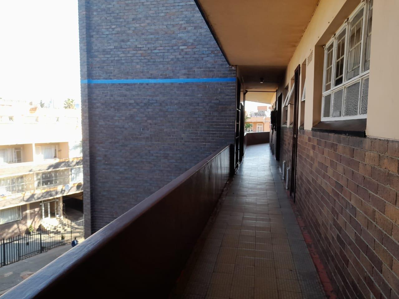 1 Bedroom Property for Sale in Yeoville Gauteng