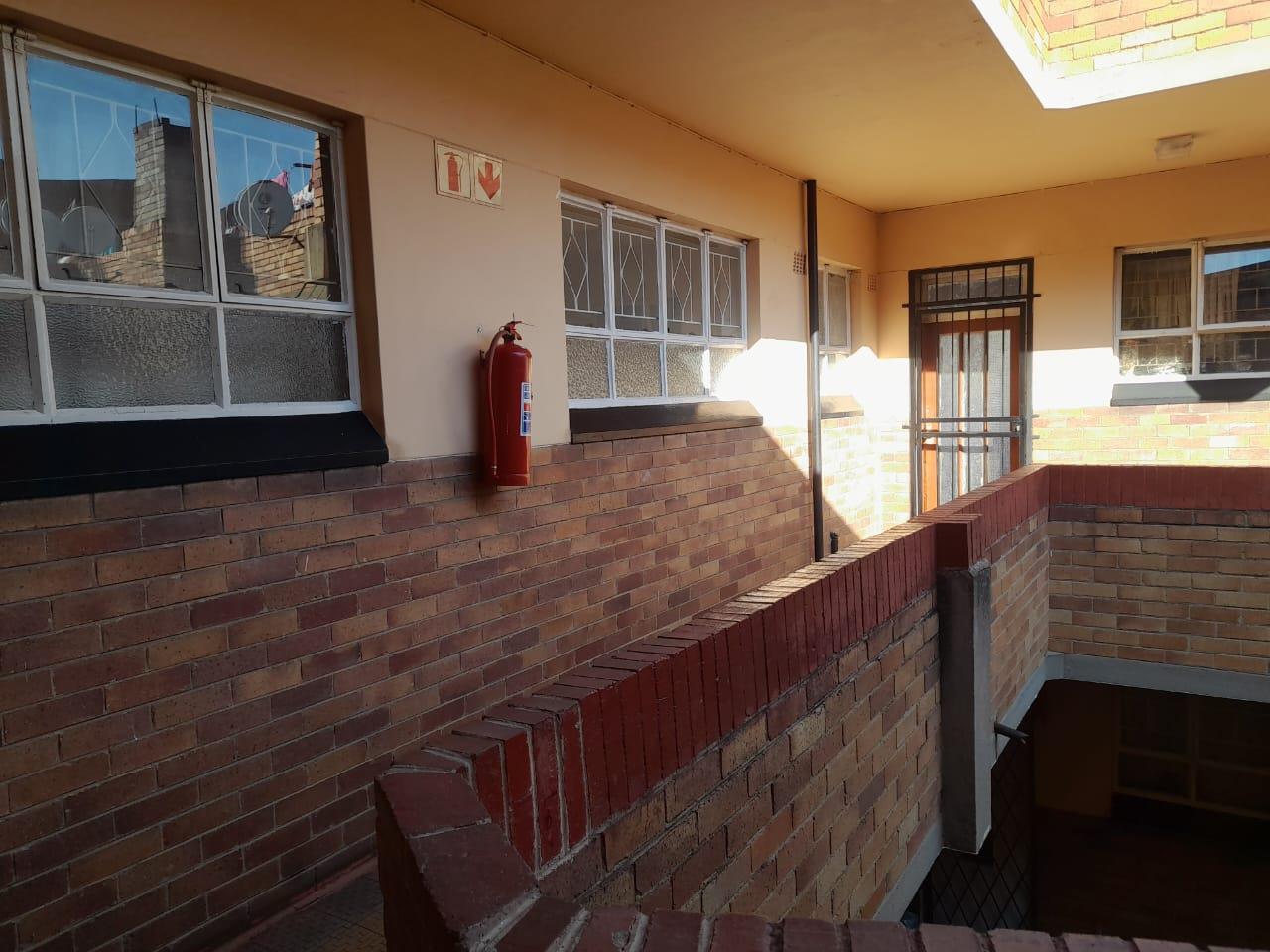 1 Bedroom Property for Sale in Yeoville Gauteng