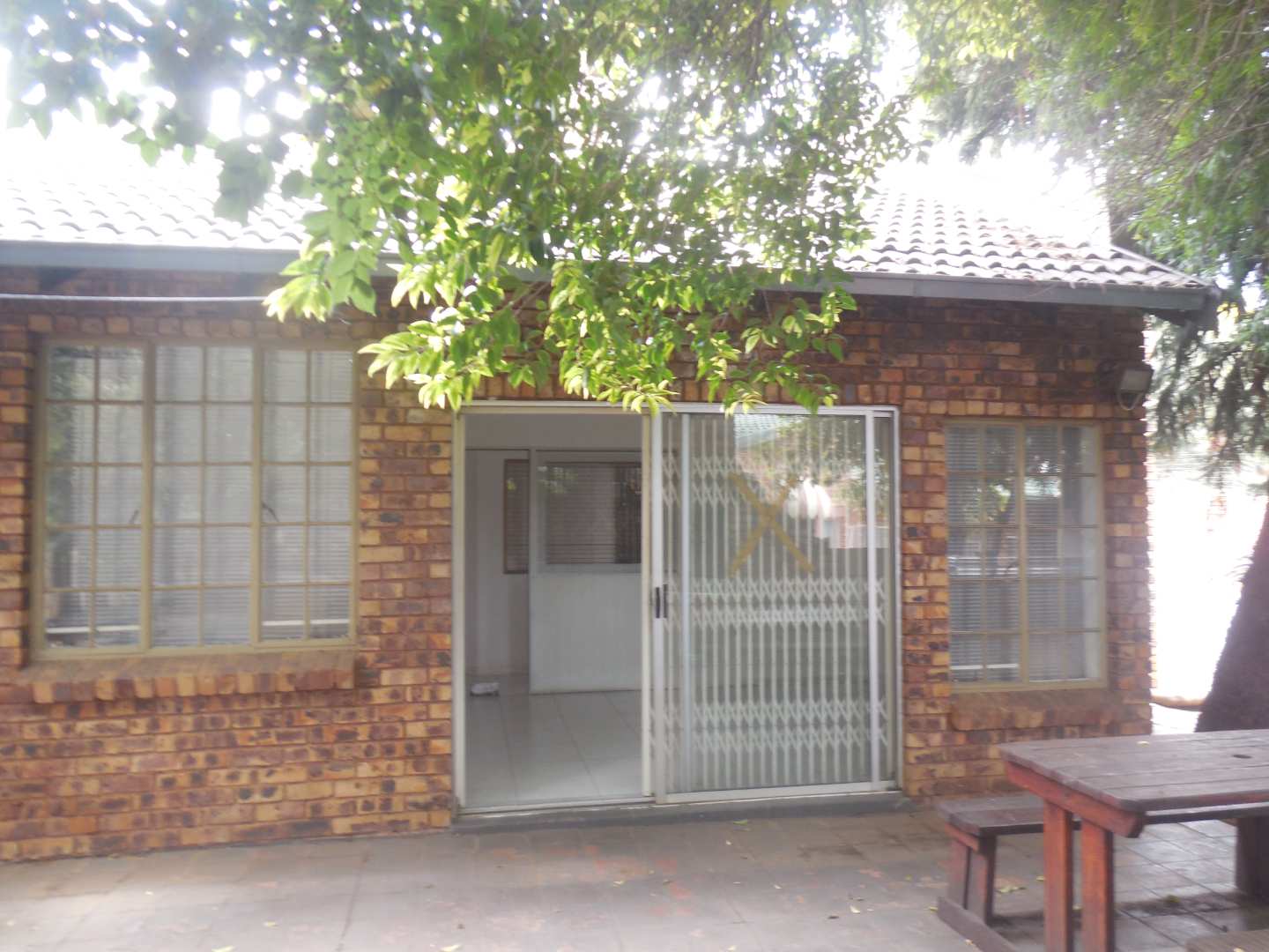 To Let commercial Property for Rent in Garsfontein Gauteng