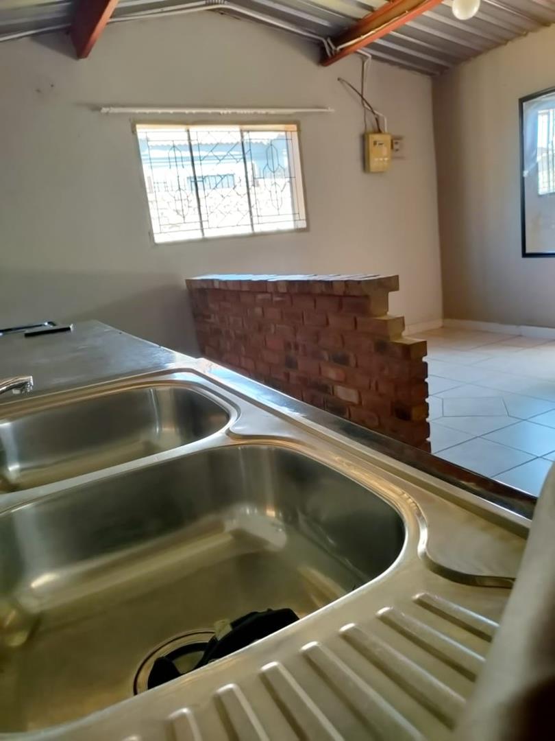 1 Bedroom Property for Sale in Lotus Gardens Gauteng