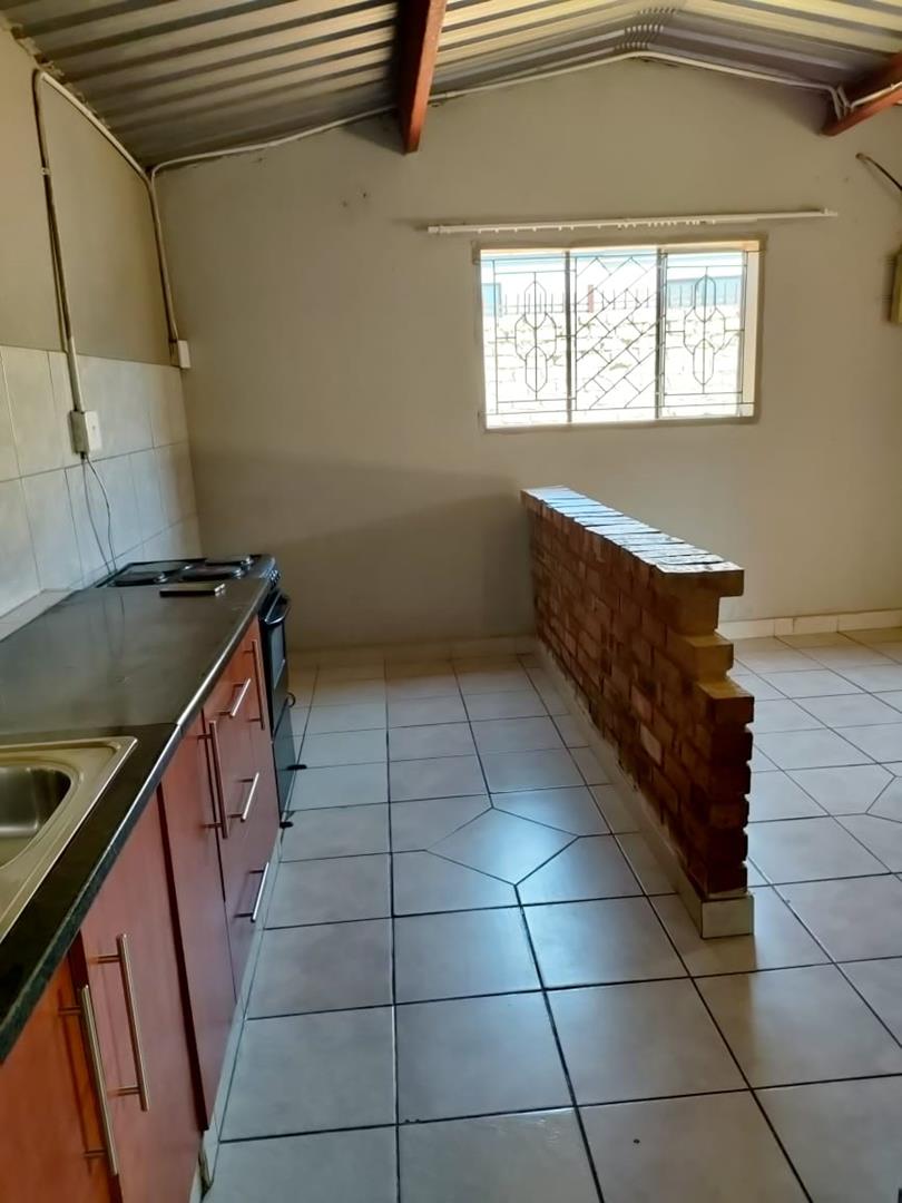 1 Bedroom Property for Sale in Lotus Gardens Gauteng