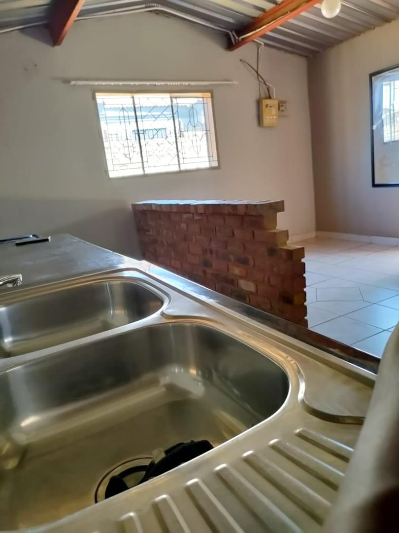 1 Bedroom Property for Sale in Lotus Gardens Gauteng