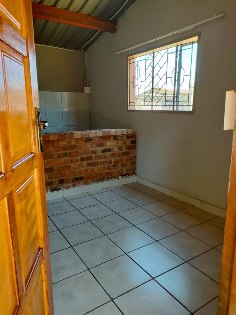 1 Bedroom Property for Sale in Lotus Gardens Gauteng