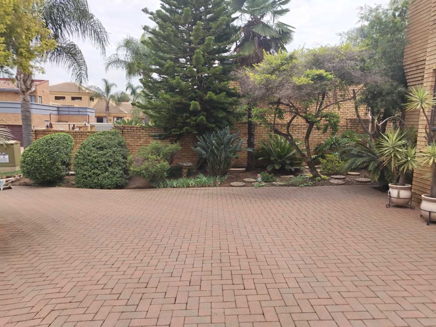 3 Bedroom Property for Sale in Glen Erasmia Gauteng