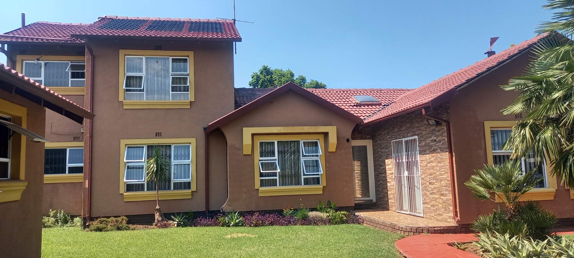 5 Bedroom Property for Sale in Brackendowns Gauteng