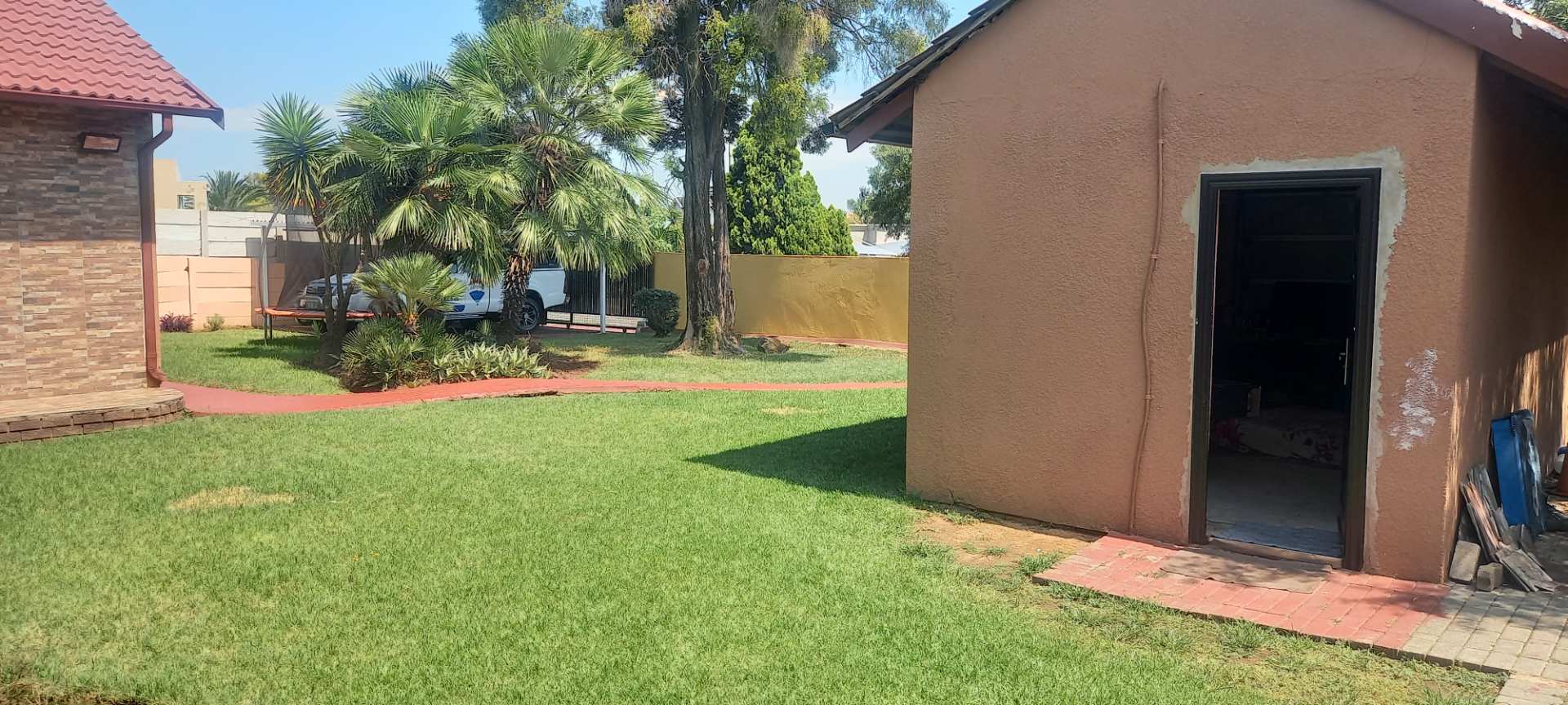 5 Bedroom Property for Sale in Brackendowns Gauteng