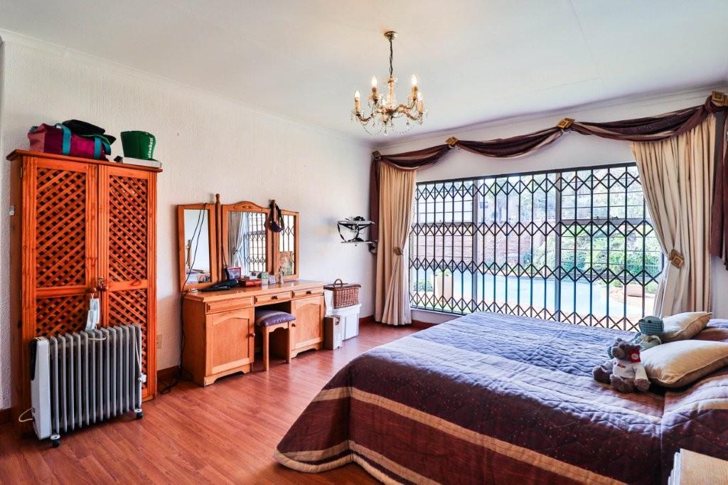 5 Bedroom Property for Sale in Glenvista Gauteng