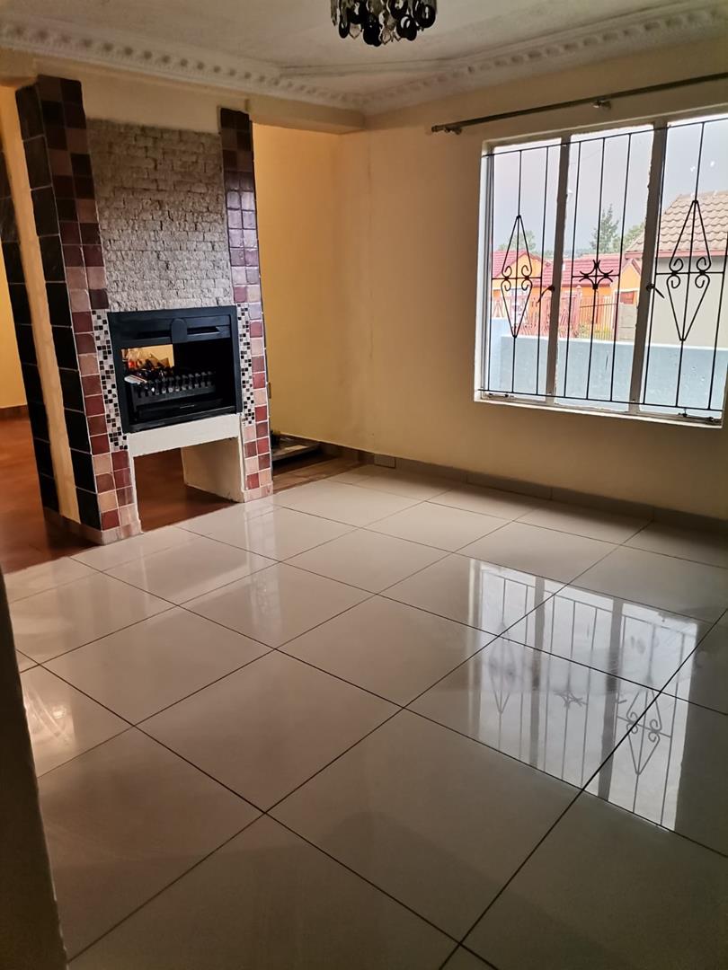 3 Bedroom Property for Sale in Olievenhoutbosch Gauteng