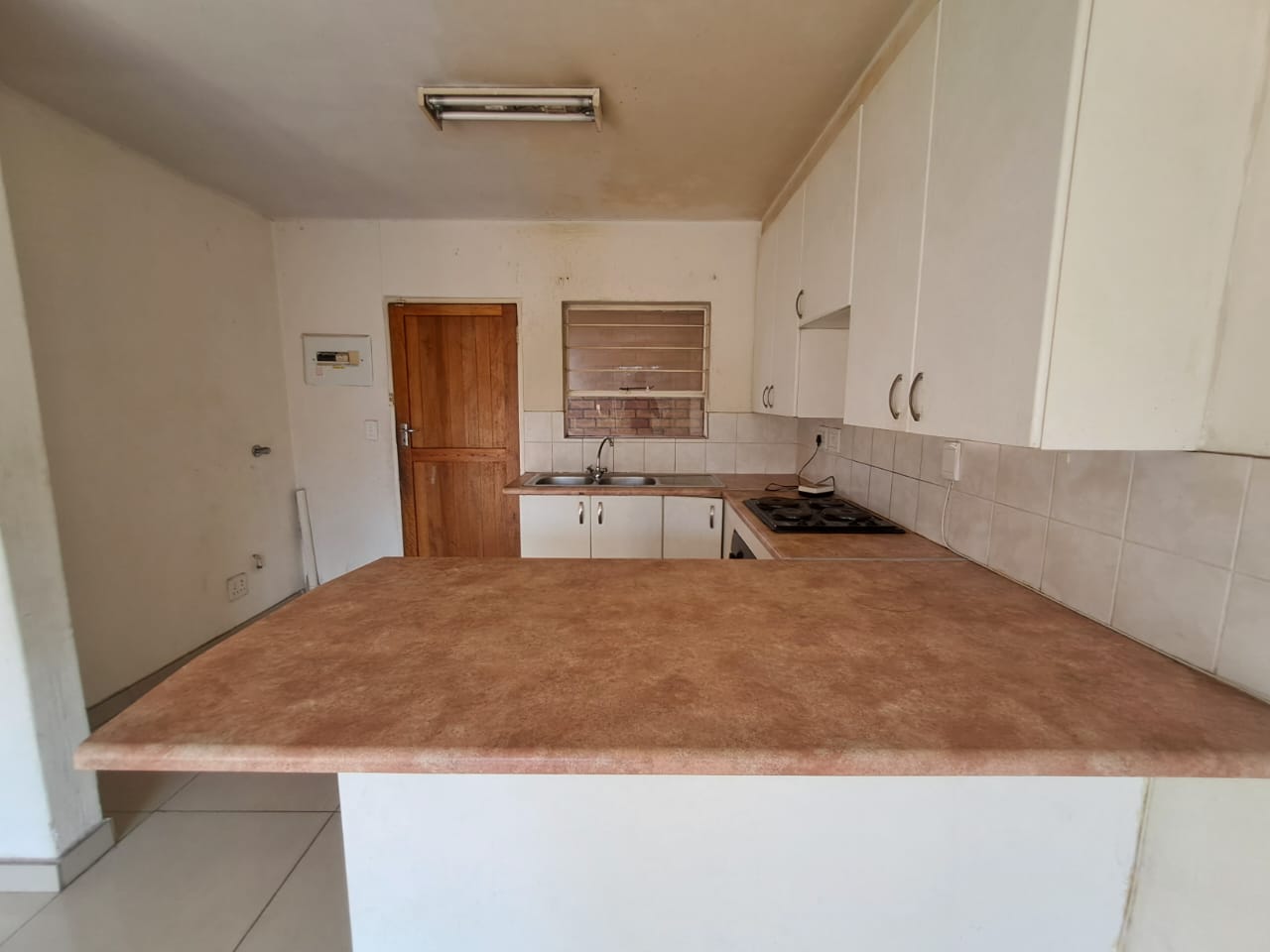 To Let 2 Bedroom Property for Rent in Heuwelsig Estate Gauteng