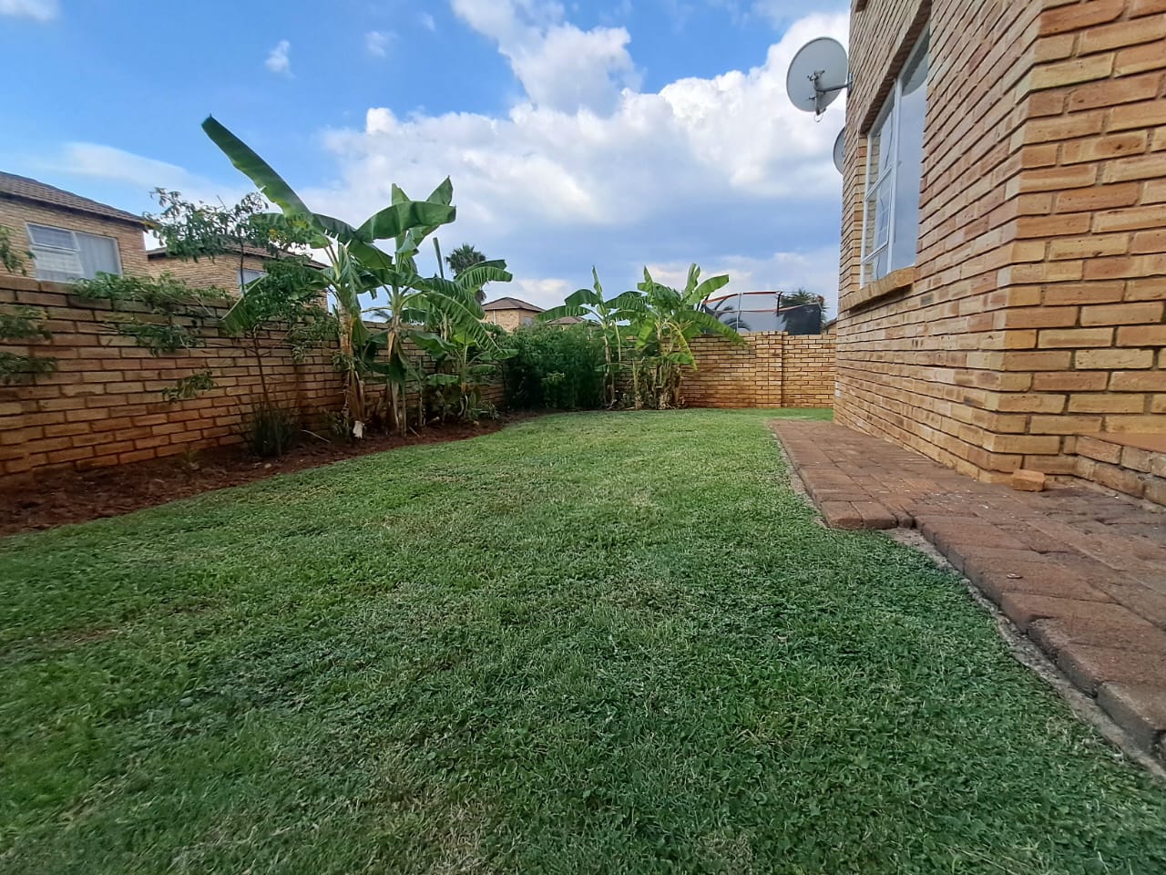 To Let 2 Bedroom Property for Rent in Heuwelsig Estate Gauteng