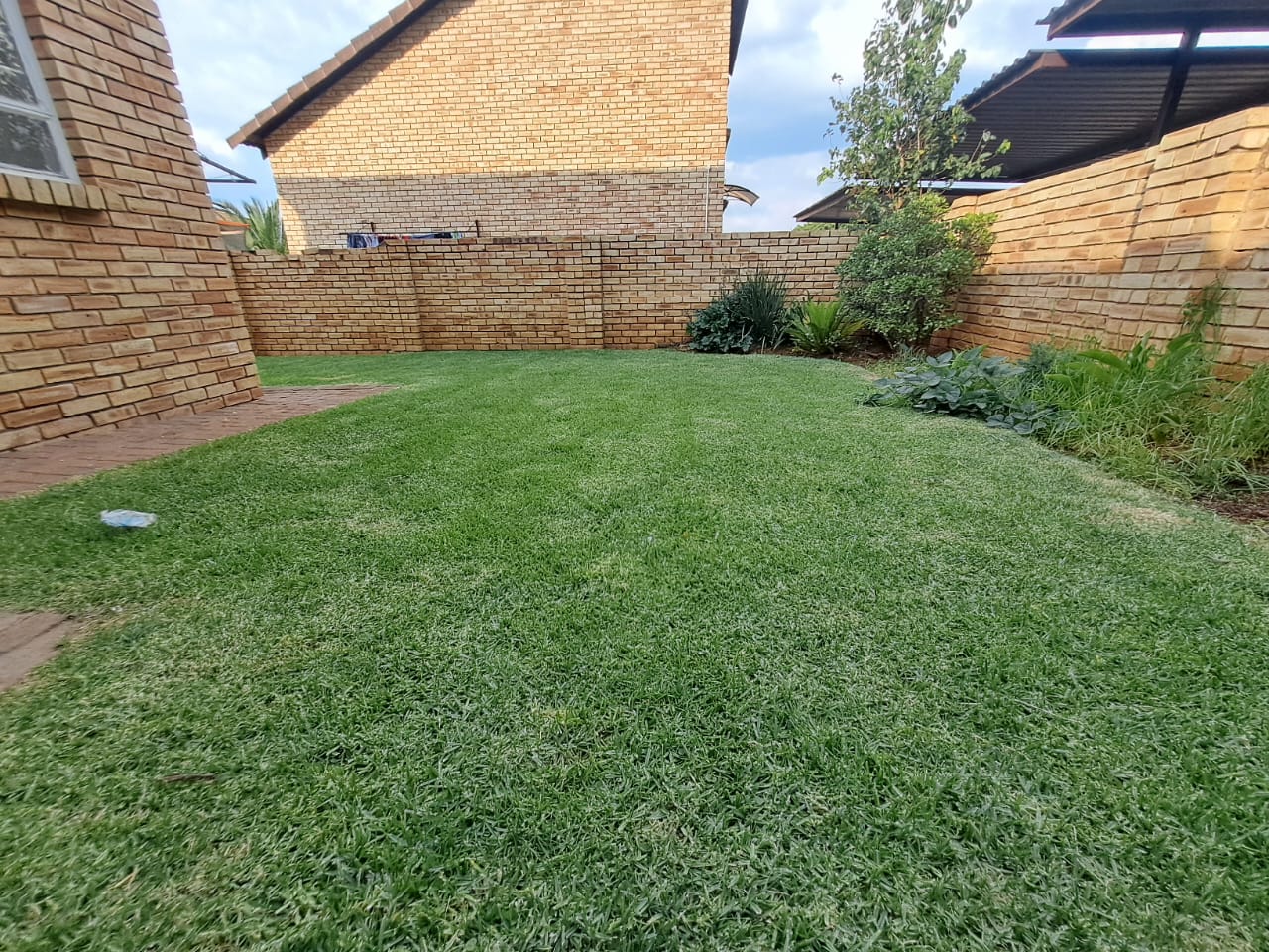 To Let 2 Bedroom Property for Rent in Heuwelsig Estate Gauteng