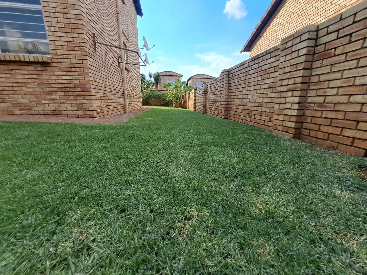 To Let 2 Bedroom Property for Rent in Heuwelsig Estate Gauteng