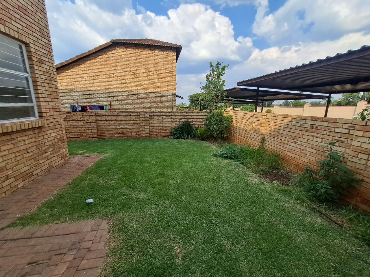 To Let 2 Bedroom Property for Rent in Heuwelsig Estate Gauteng