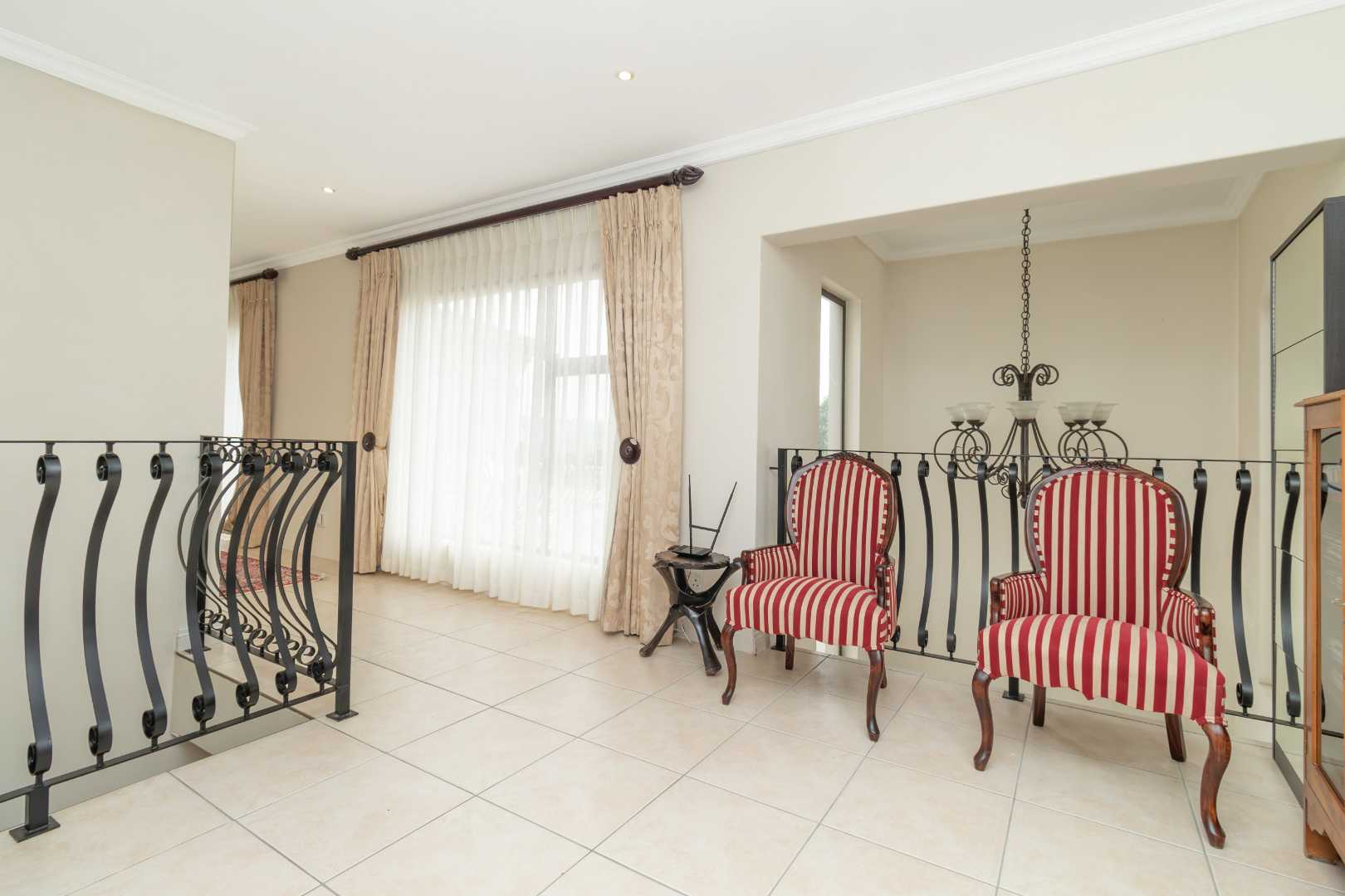 To Let 5 Bedroom Property for Rent in Maroeladal Gauteng