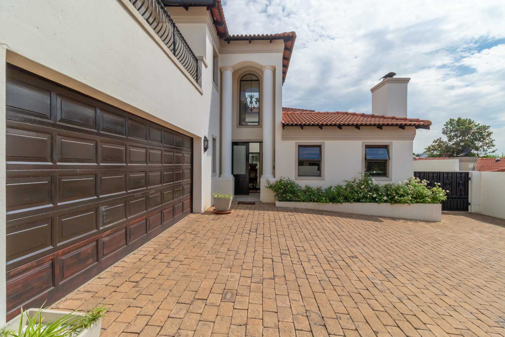 To Let 5 Bedroom Property for Rent in Maroeladal Gauteng