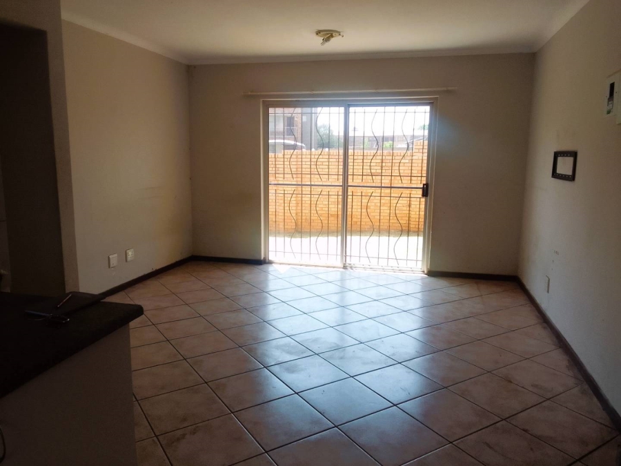 To Let 2 Bedroom Property for Rent in Greenhills Gauteng