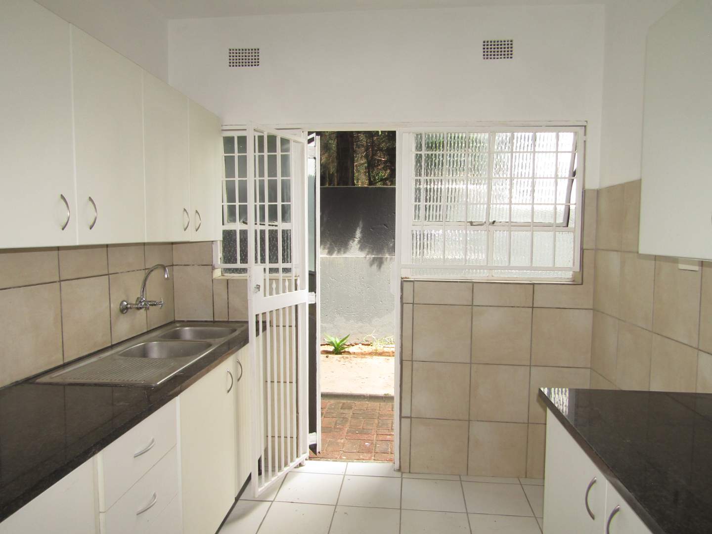 To Let 4 Bedroom Property for Rent in Glenhazel Gauteng