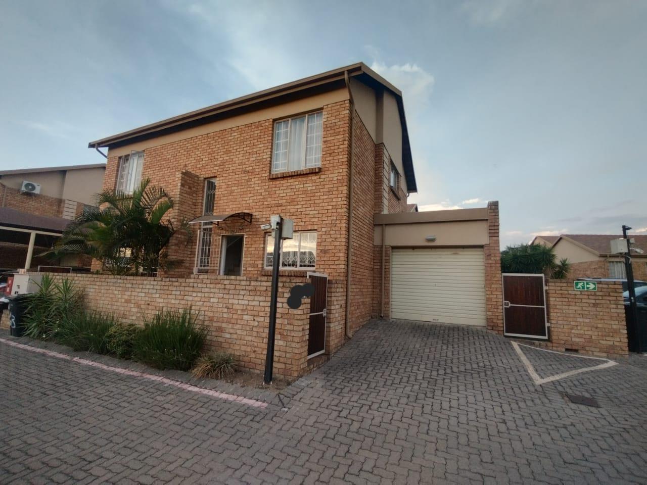 2 Bedroom Property for Sale in Amberfield Ridge Gauteng