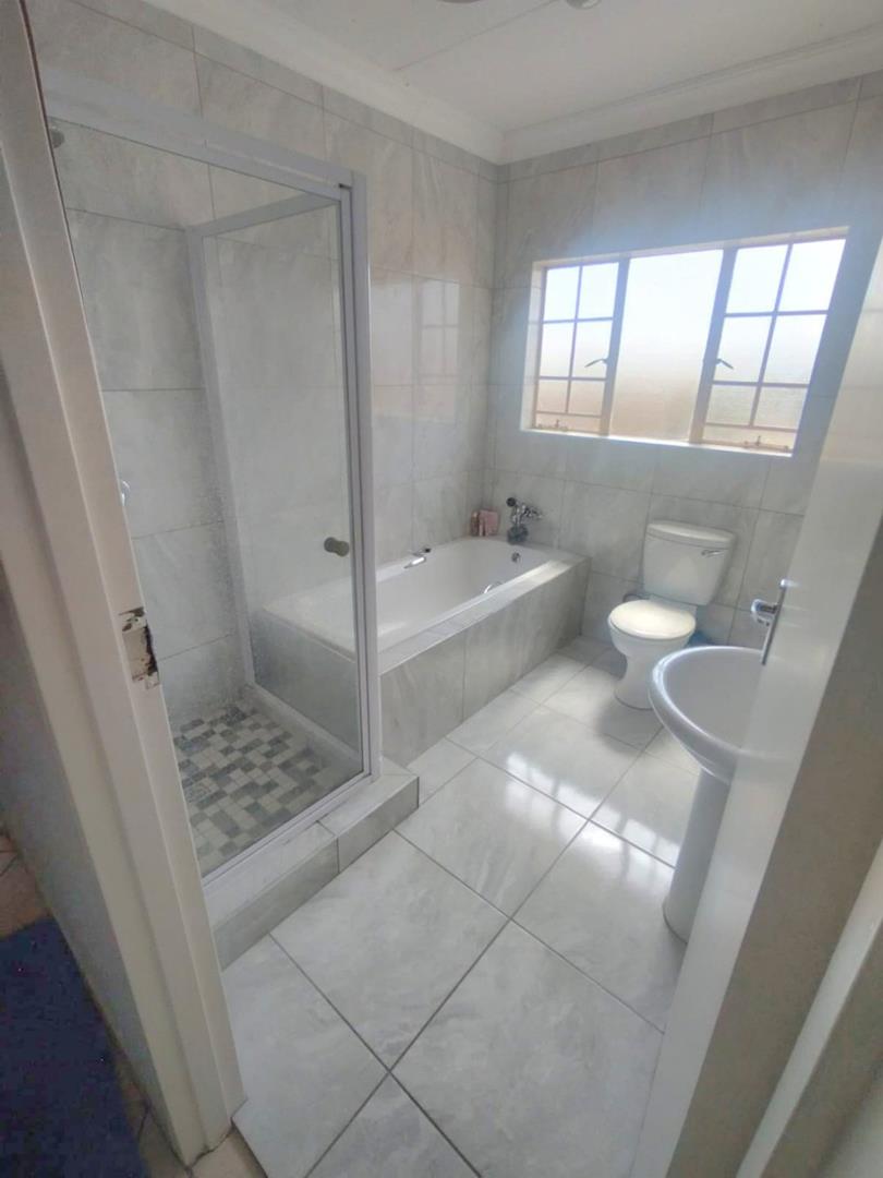 2 Bedroom Property for Sale in Amberfield Ridge Gauteng