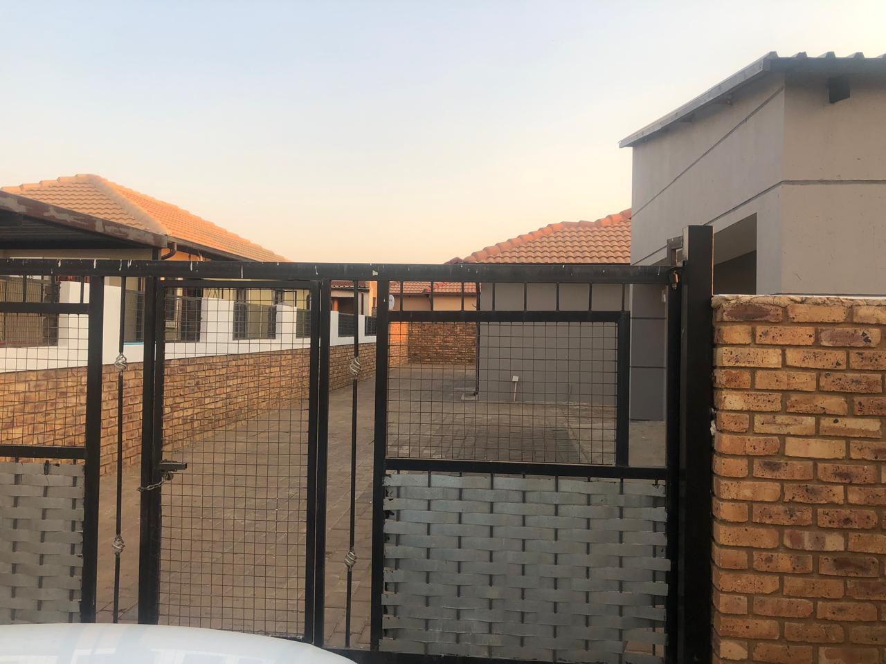 To Let 3 Bedroom Property for Rent in Nellmapius Gauteng