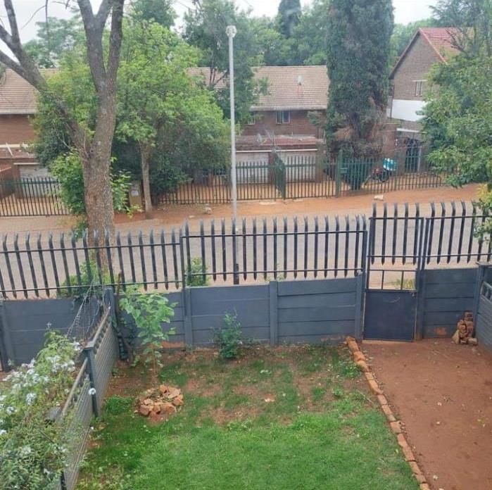 2 Bedroom Property for Sale in Windsor West Gauteng