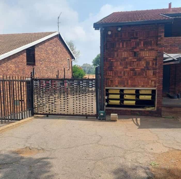 2 Bedroom Property for Sale in Windsor West Gauteng