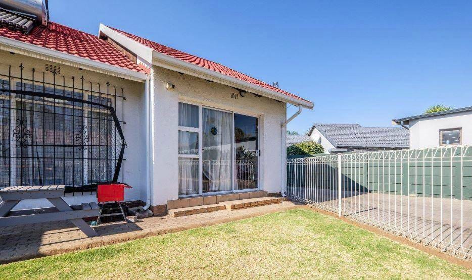 3 Bedroom Property for Sale in Brackenhurst Gauteng