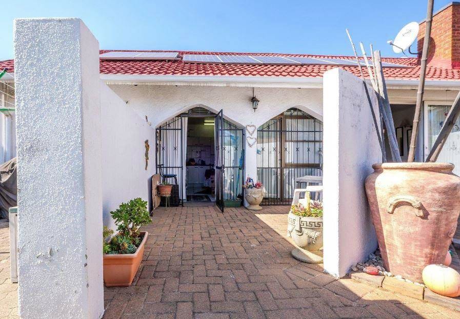 3 Bedroom Property for Sale in Brackenhurst Gauteng