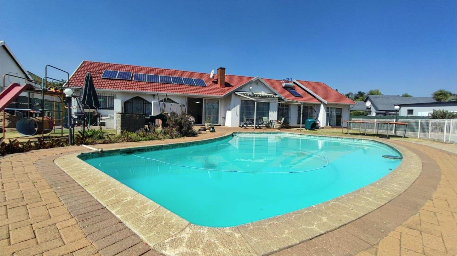 3 Bedroom Property for Sale in Brackenhurst Gauteng