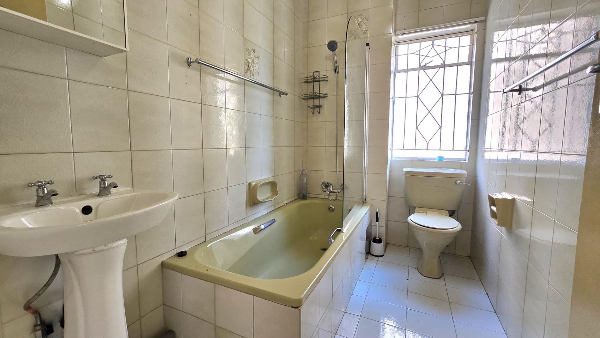 3 Bedroom Property for Sale in New Redruth Gauteng