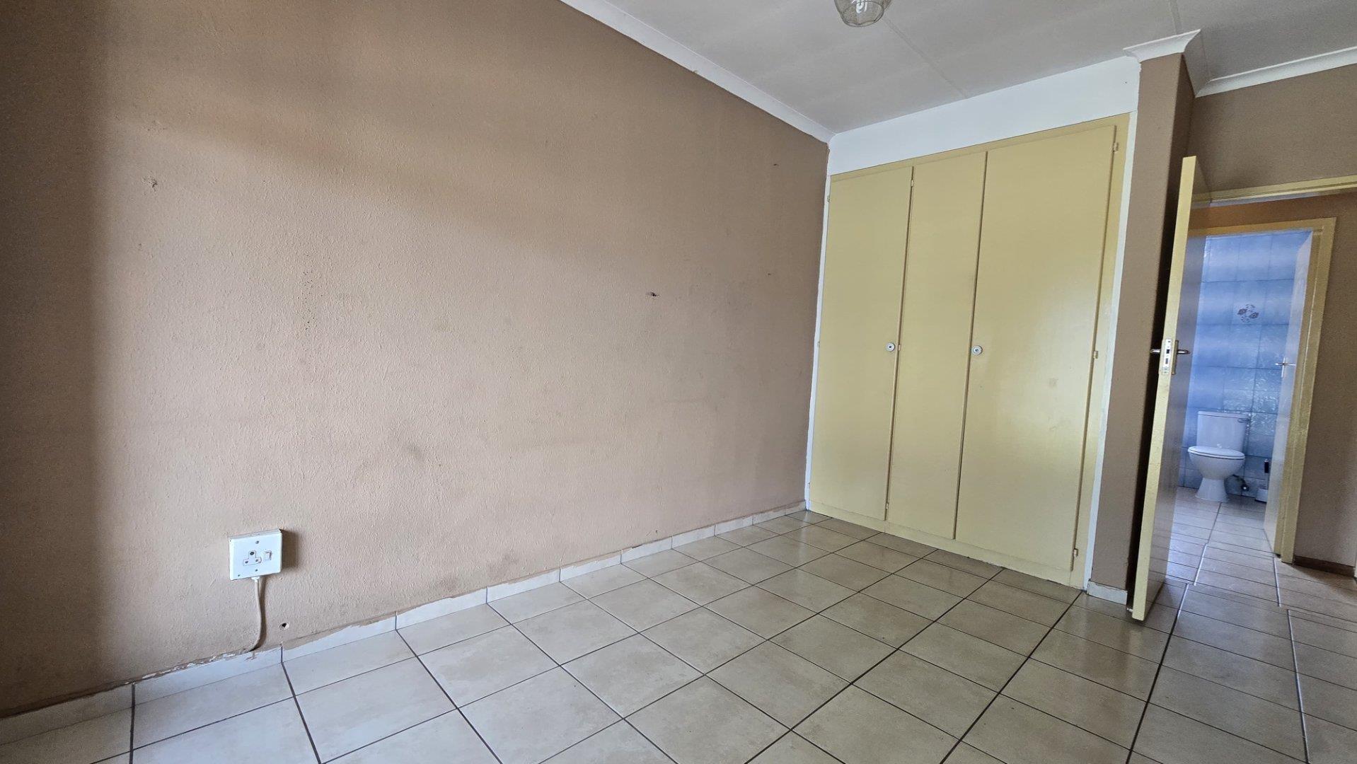 3 Bedroom Property for Sale in New Redruth Gauteng