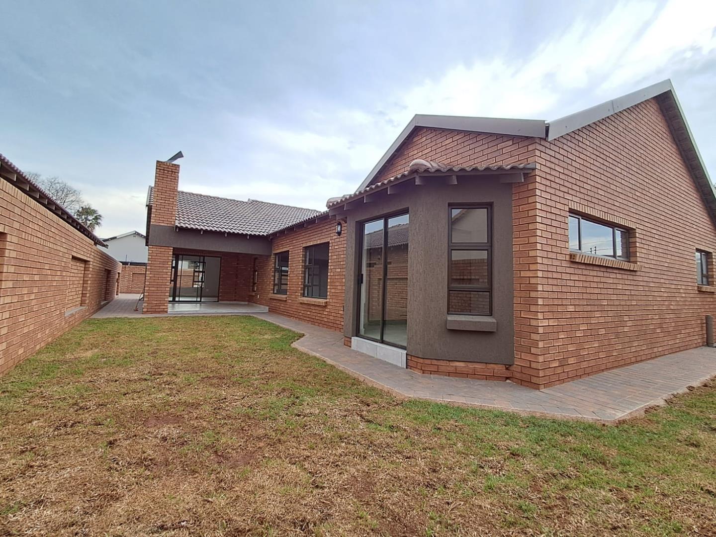 4 Bedroom Property for Sale in Brackenhurst Gauteng