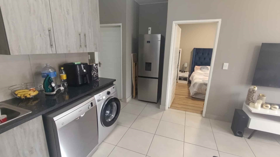 2 Bedroom Property for Sale in Glen Austin Gauteng