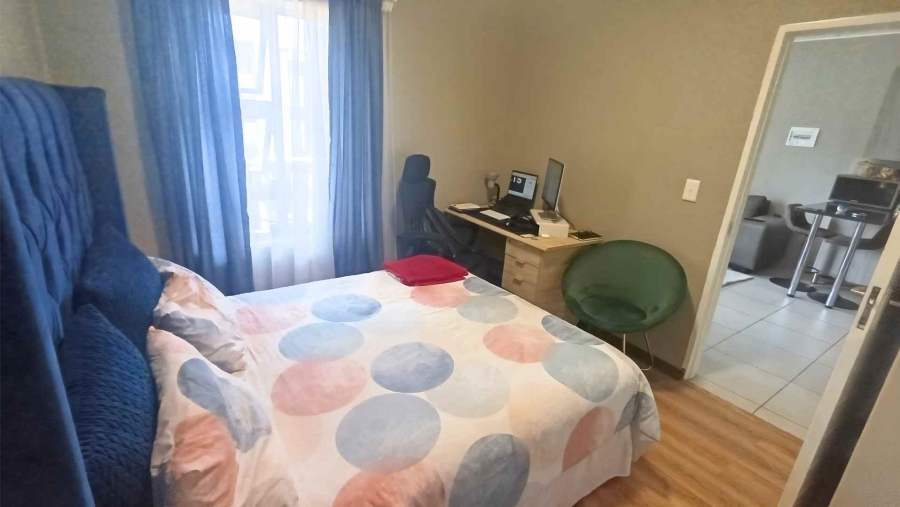 2 Bedroom Property for Sale in Glen Austin Gauteng