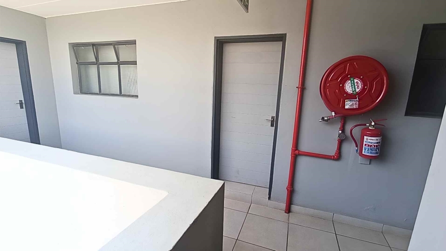 2 Bedroom Property for Sale in Glen Austin Gauteng