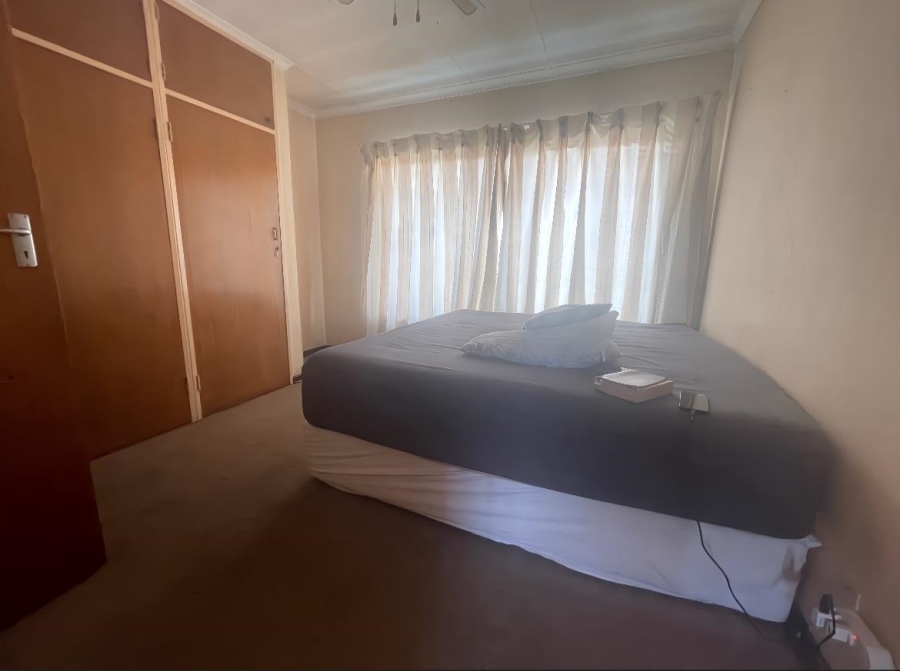 3 Bedroom Property for Sale in Clayville Gauteng