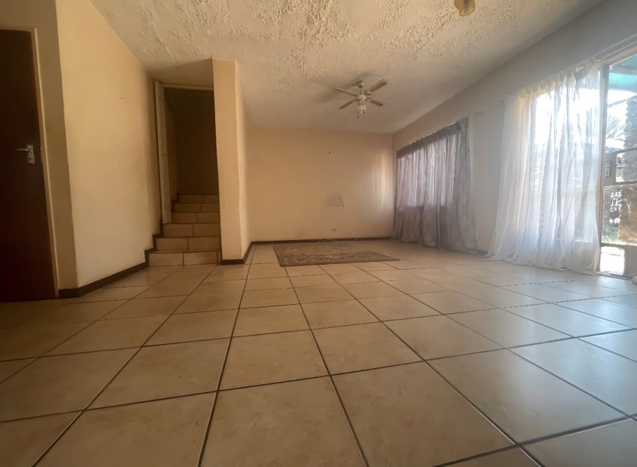 3 Bedroom Property for Sale in Clayville Gauteng