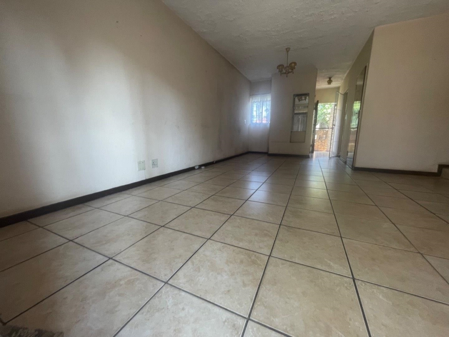 3 Bedroom Property for Sale in Clayville Gauteng