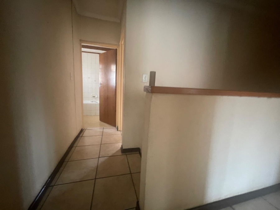 3 Bedroom Property for Sale in Clayville Gauteng