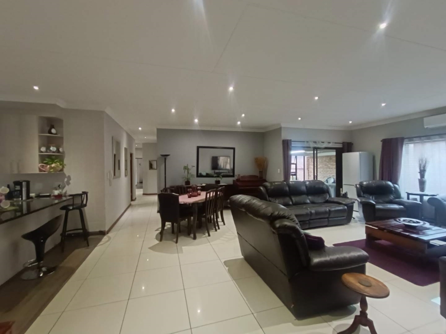 4 Bedroom Property for Sale in New Redruth Gauteng