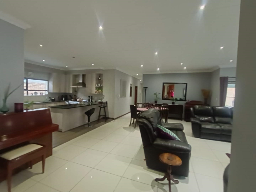 4 Bedroom Property for Sale in New Redruth Gauteng