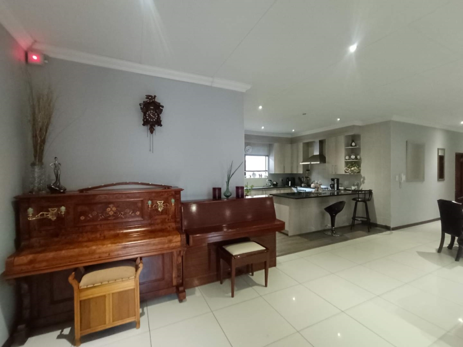 4 Bedroom Property for Sale in New Redruth Gauteng