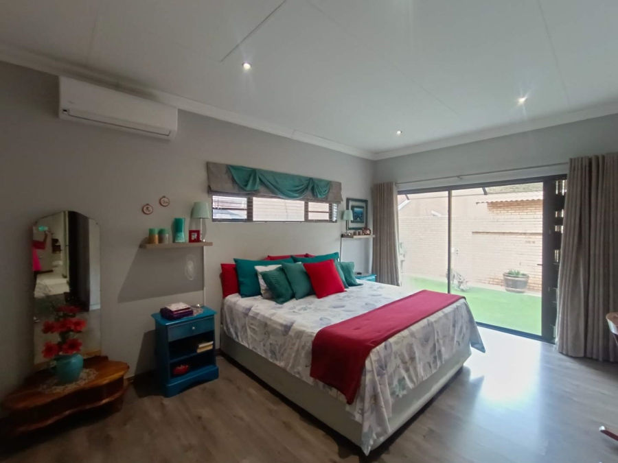 4 Bedroom Property for Sale in New Redruth Gauteng