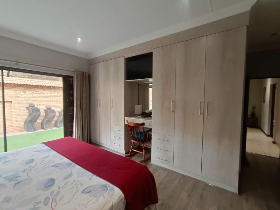 4 Bedroom Property for Sale in New Redruth Gauteng