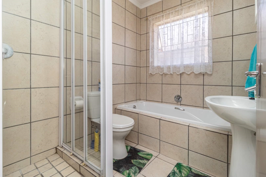 To Let 3 Bedroom Property for Rent in Wilgeheuwel Gauteng