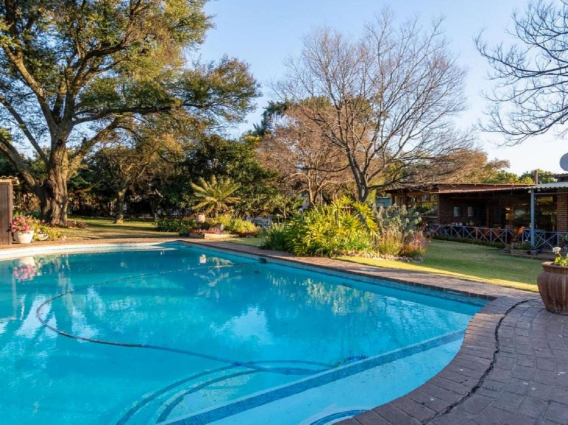 6 Bedroom Property for Sale in Glen Austin Gauteng