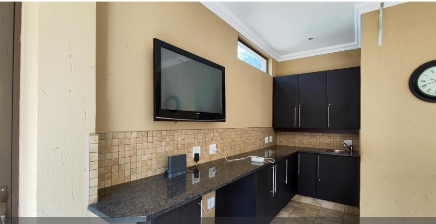 3 Bedroom Property for Sale in Greenstone Hill Gauteng