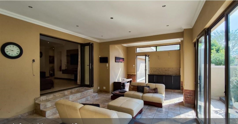 3 Bedroom Property for Sale in Greenstone Hill Gauteng